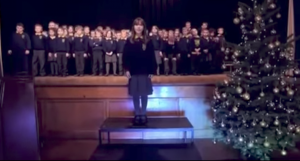 Als dit autistische meisje en koor beginnen, wordt de hele zaal wordt muisstil..