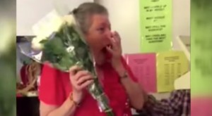 Docente had het zwaar met het verlies van haar kat. Dan doen haar studenten iets hartverwarmends!