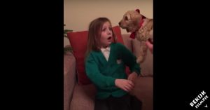 Haar ouders vervangen haar knuffel voor iets veel mooiers! De reactie van dit meisje is hartverwarmend!