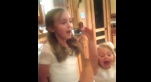 11-jarig meisje wordt overgehaald om een lied van Adele te zingen. Wat volgt is spectaculair!