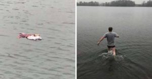 Hij ziet een baby ondersteboven in het water liggen en bedenkt zich geen seconde..