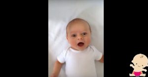 Mama zegt lieve dingen tegen haar kindje. Maar de baby zegt nog véél lievere dingen terug!