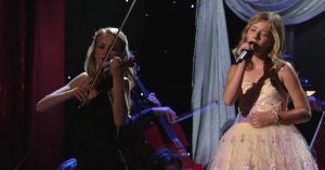 Meisje zingt een Celine Dion-klassieker en dat is een gewaagde keuze…