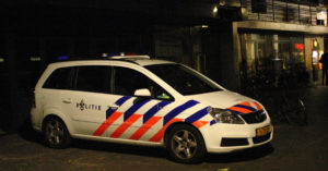 Onvoorstelbaar: peuter en baby worden helemaal alleen thuis gelaten in Rotterdam…