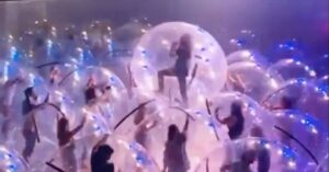 Concert in plastic bubbel: “toch nog feesten tijdens Corona”