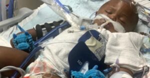 Baby overleeft kogelschoten van de politie die een verdachte achtervolgde