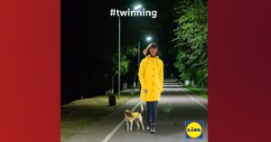 Lidl komt met setje regenjassen voor baasje en hond!