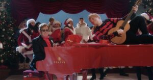 Hét ultieme kerstgevoel: Ed Sheeran en Elton John in hun kerstsingle ‘Merry Christmas’