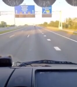 Nederlandse vrachtwagenchauffeur kan zijn spullen nu wel pakken na posten van deze video