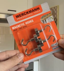 VIDEO: Magnetische haken van de Action zijn razend populair – dit is waarom iedereen erover praat.