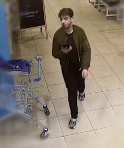 Nepagent gebruikt babbeltruc bij vrouw (76) om trouwring van overleden man en 750 euro buit te maken..