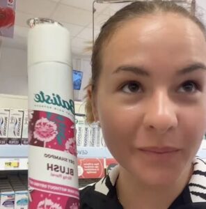 Duitse vrouw schrikt zich kapot van Nederlandse prijzen en laat het verschil zien..