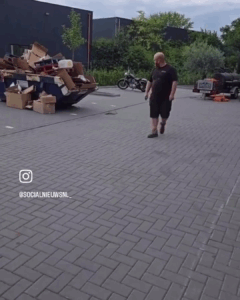 Ondertussen op een bedrijfsborrel: “Pas nou op met dat vuur”
