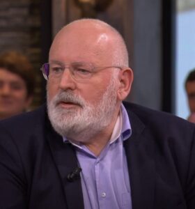 Het vermogen van Frans Timmermans is in Nederland onderwerp van felle discussie.