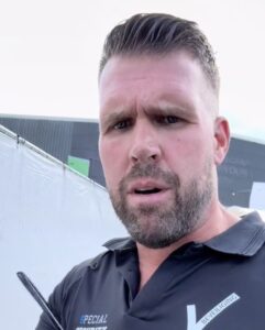 Beveiliger heeft belangrijke boodschap: “Ik wil vrouwen waarschuwen, wees alert”