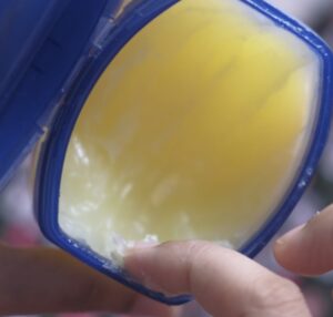 20 verrassende vaseline-hacks die iedereen in huis zou moeten kennen