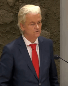 Geert Wilders zorgt met de koppositie van de PVV voor paniek in Den Haag.