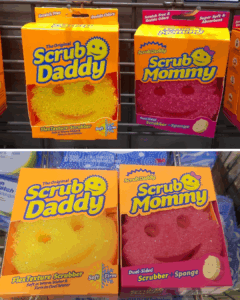 Maak kennis met de nieuwe gele en roze sponsjes van de Wibra. Het is de nieuwe schoonmaakhype!