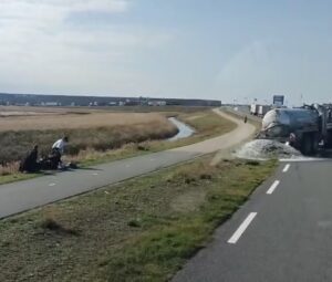 Boze boer neemt wraak op klimaatactivisten op de Maasvlakte bij Rotterdam