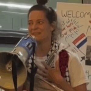 Nederlandse activiste Roos terug uit Gaza: maar haar speech zorgt voor veel kritiek