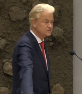 Geert Wilders deelt emotioneel verhaal en vraagt Nederland om steun.