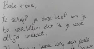 Hij schrijft zijn vrouw een brief om een scheiding te eisen, maar haar briljante antwoord laat hem direct spijt krijgen van elke letter.