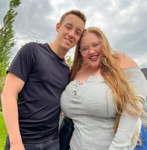 Man krijgt kritiek omdat hij verliefd werd op vrouw van 115 kilo.. Zijn reactie laat iedereen sprakeloos!